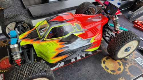 Mugen mbx8r brushless, Mp11 Kyosho. Buggy Tekno eb48 2.2. Team Associated RC8 RC10. Yokomo. Sworkz s35. Proline. Bittydesign. Serpent. Hobao. Losi. Schumacher. Xray xb8 xb2. Hobbytech