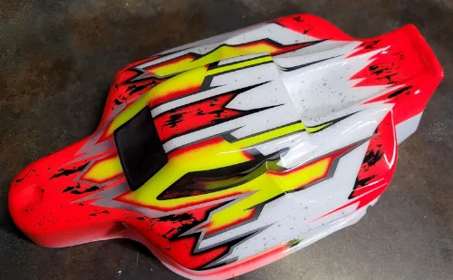 Carrosserie pour voiture radiocommandée Tekno eb48 thermique et électrique. Nous réalisons des peintures de votre carrosserie avec un design personnalisée. Peinture à l'aérographe.