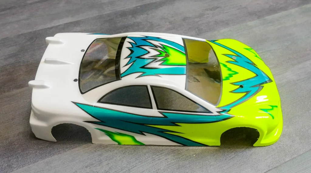 Carrosserie de voiture télécommandée radiocommandée de piste échelle 1/10. Peinture de voiture rc sur toute la france et à l'international.