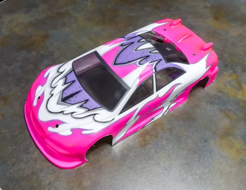 carrosserie xray xb8, voiture piste échelle 1/8 ou truggy échelle 1/8. Voiture radiocommandée rc et non télécommandée rc. Peinture sur-mesure avec design personnalisée.