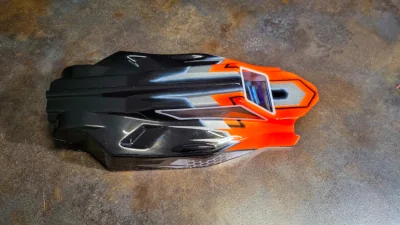 Peinture aérographe hikari racing stardust pour carrosserie lexan. Peinture pour modélisme radio télécommandée à rennes.