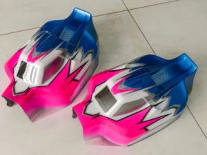 Peinture personnalisée pour des carrosseries de buggy échelle 1/8, 1/10. Peinture sur-mesure, cinq couleurs avec des dégradés et projections de gouttes.