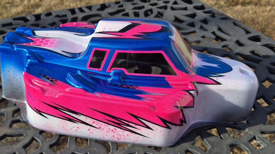 Chromatikrc réalise vos peinture pour vos buggy rc radiocommandée, vos truggy échelle 1/8 et 1/10, voiture piste 1/10 1/8, formule 1 Xray