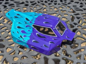 Découvrez la qualité de ChromatikRC. Chaque carrosserie est unique. Des tracés nets, des couleurs vives et des effets de peinture en dégradés ou motifs complexes. La peinture que nous utilisons résiste aux exigences de la course.