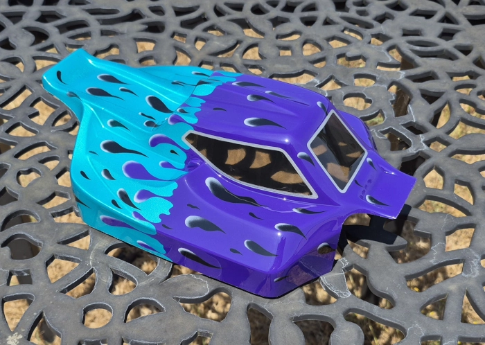 Découvrez la qualité de ChromatikRC. Chaque carrosserie est unique. Des tracés nets, des couleurs vives et des effets de peinture en dégradés ou motifs complexes. La peinture que nous utilisons résiste aux exigences de la course.